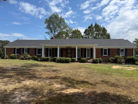 Photo of 102 LINDEN ST, Grand Junction, TN 38039 (MLS # 10206645) Photo of 102 LINDEN ST, Grand Junction, TN 38039 (MLS # 10206645)