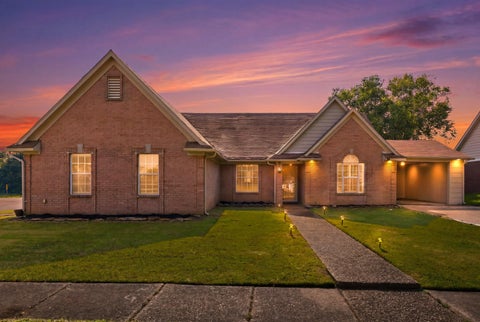 Photo of 5364 MEADOW CROSS DR, Memphis, TN 38141 (MLS # 10223089)