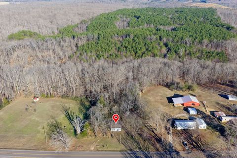 Photo of 6450 THREE WAY RD, Decaturville, TN 38329 (MLS # 10213910)