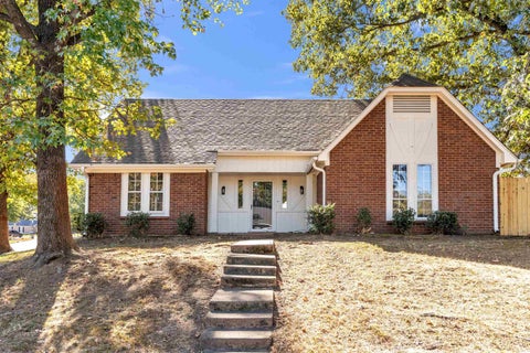 Photo of 6387 BENT OAK LN, Memphis, TN 38115 (MLS # 10233155)