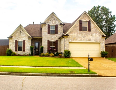 Photo of 7665 SHADOWCREST CV, Unicorp/Memphis, TN 38125 (MLS # 10229287)