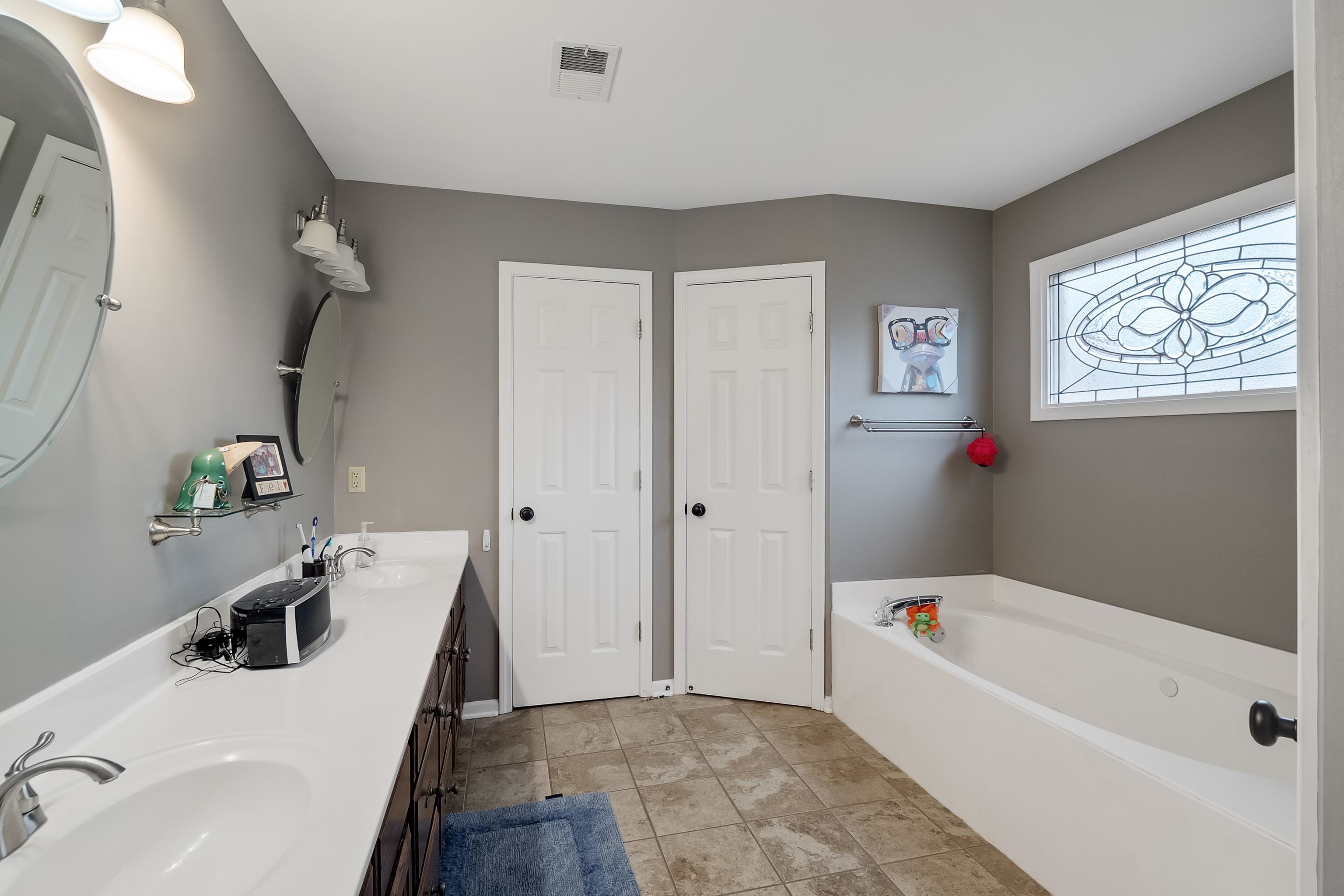 Collierville, Tennessee 38017, United States, 4 Bedrooms Bedrooms, ,4 BathroomsBathrooms,Residential,Active,65416