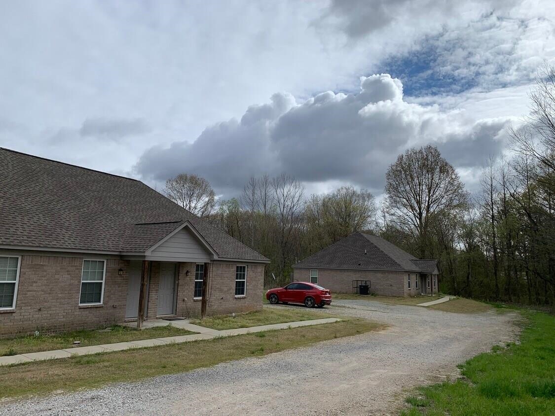 9120 FEATHERS CHAPEL RD