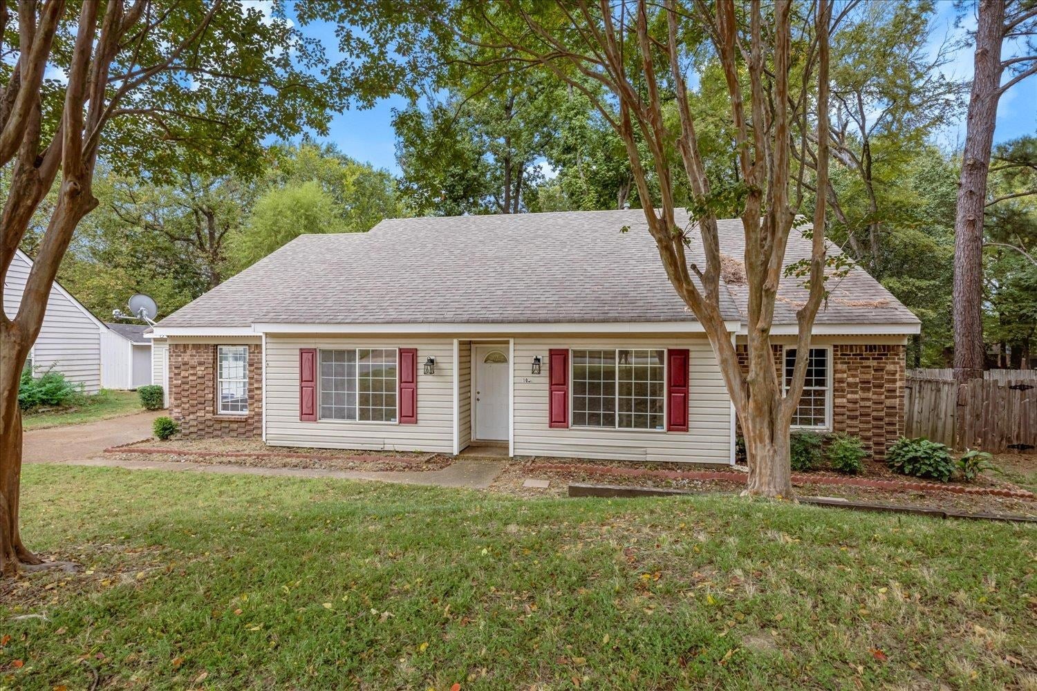 1065 BOONES HOLLOW DRIVE DR - Photo 2