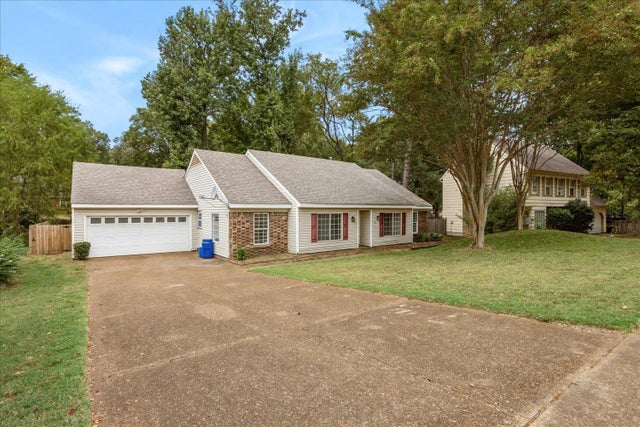 1065 BOONES HOLLOW DRIVE DR