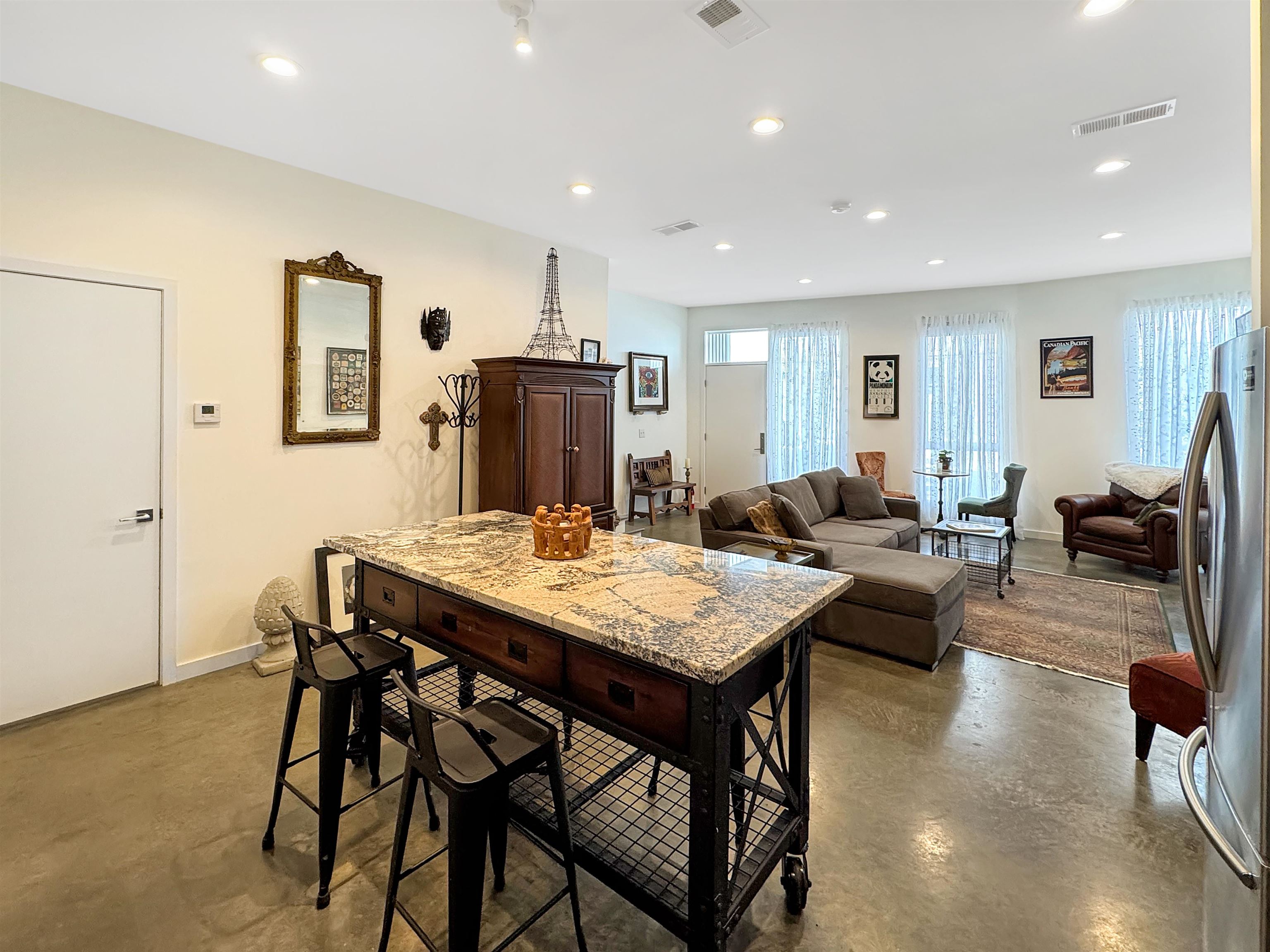 Memphis, Tennessee 38103, United States, 3 Bedrooms Bedrooms, ,3 BathroomsBathrooms,Residential,Active,106902