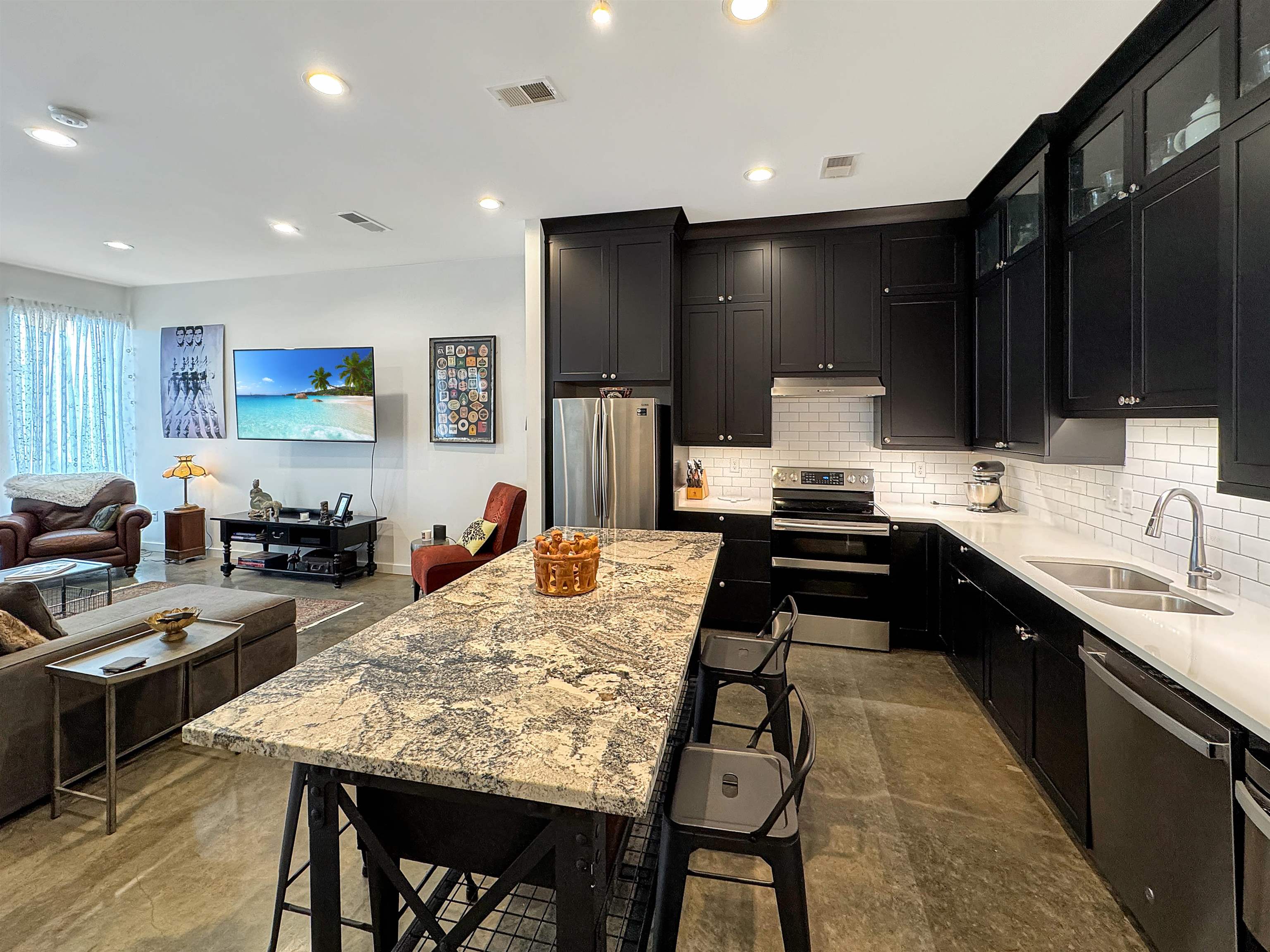 Memphis, Tennessee 38103, United States, 3 Bedrooms Bedrooms, ,3 BathroomsBathrooms,Residential,Active,106902