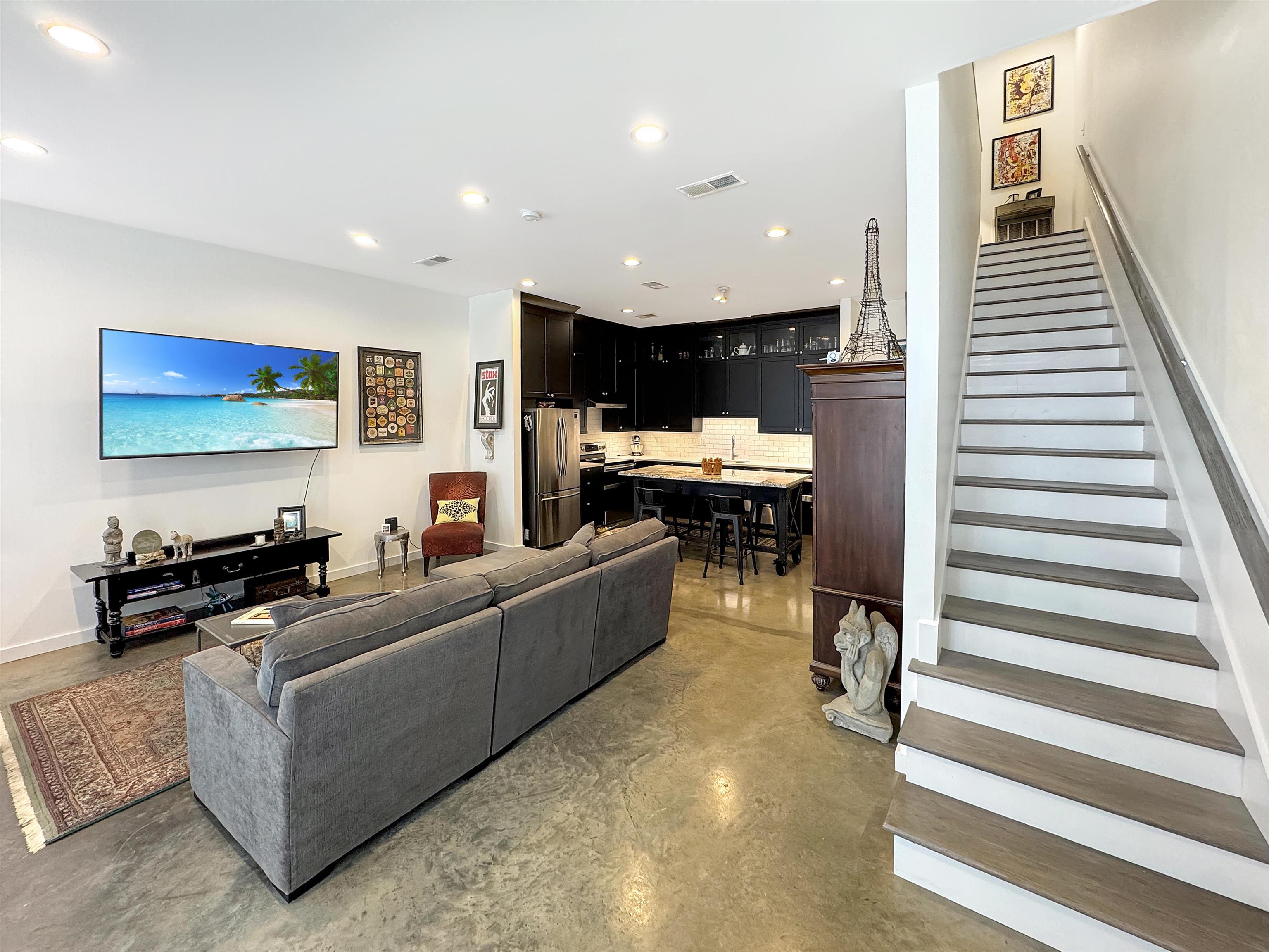 Memphis, Tennessee 38103, United States, 3 Bedrooms Bedrooms, ,3 BathroomsBathrooms,Residential,Active,106902