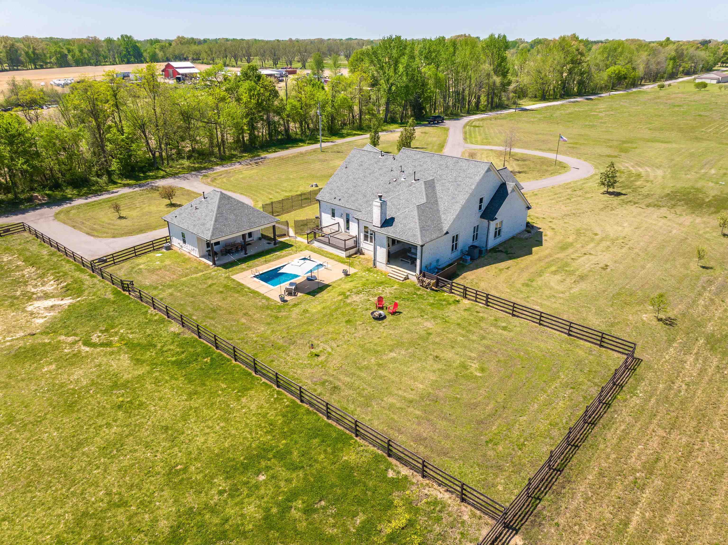 Covington, Tennessee, 38019, United States, 5 Bedrooms Bedrooms, ,5 BathroomsBathrooms,Residential,Active,2041623