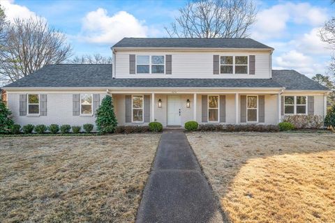 Photo of 1676 MILLER FARMS RD, Germantown, TN 38138 (MLS # 10222808)