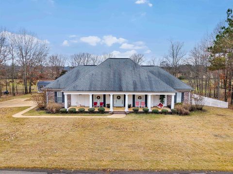 Photo of 3285 SHADOWOOD LN, Corinth, MS 38834 (MLS # 10210883)