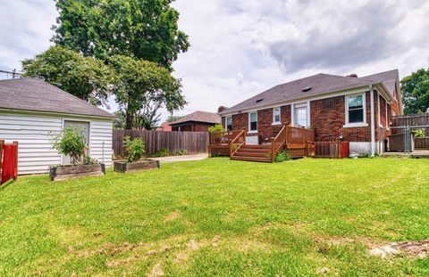 Photo of 883 N MCLEAN BLVD, Memphis, TN 38107 (MLS # 10199996)