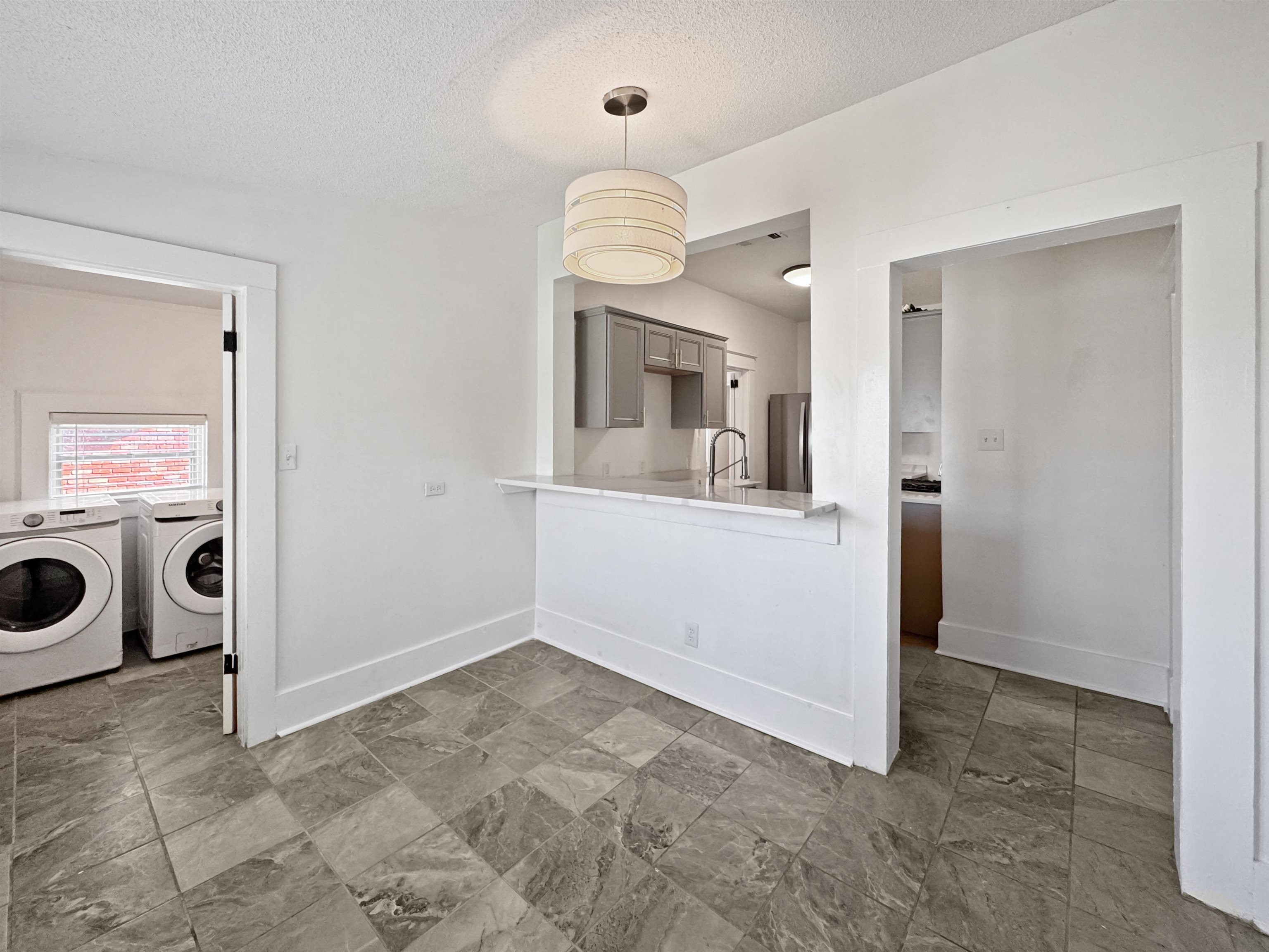 Memphis, Tennessee 38107, United States, 2 Bedrooms Bedrooms, ,1 BathroomBathrooms,Residential,Pending,109562