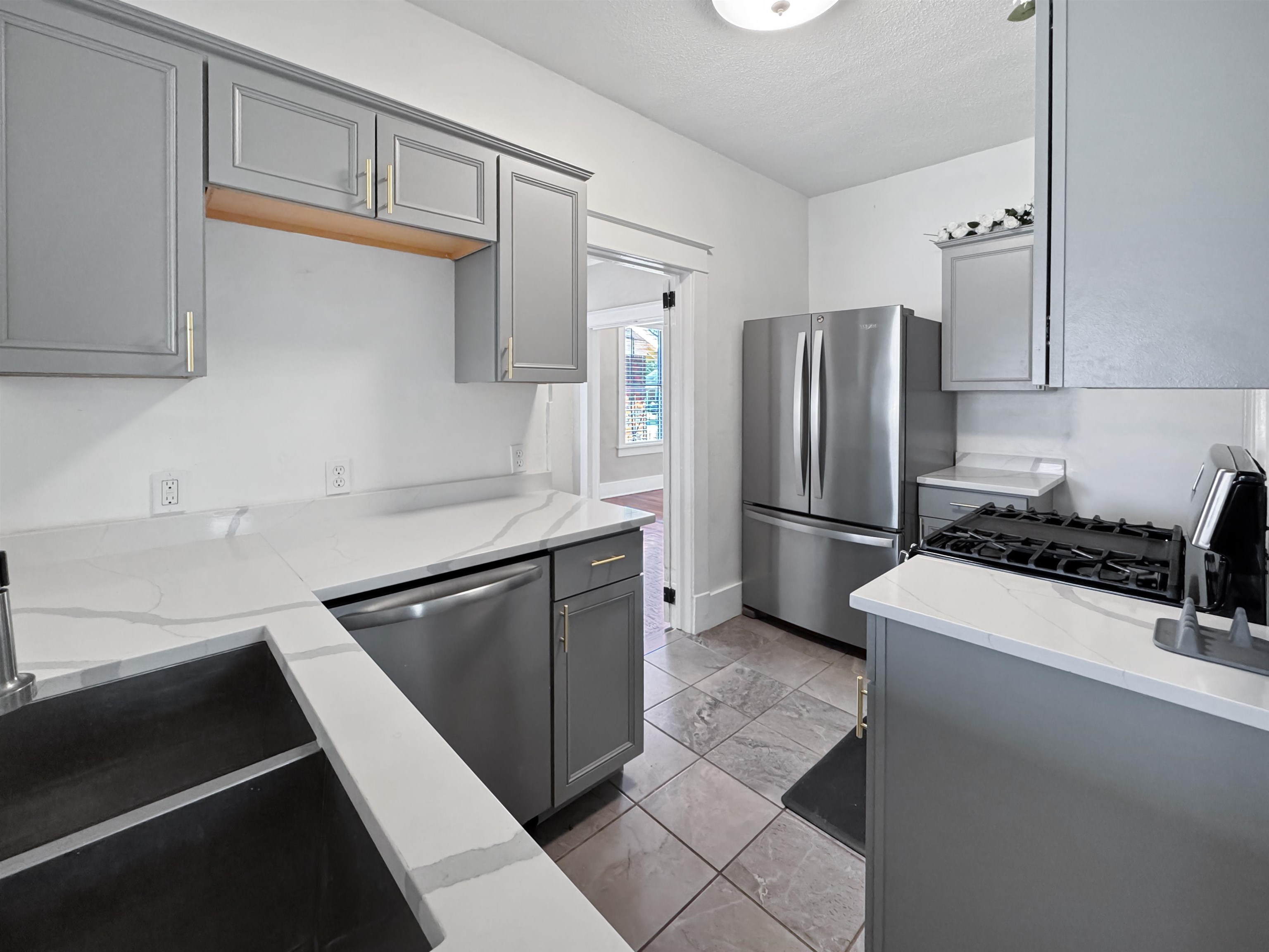 Memphis, Tennessee 38107, United States, 2 Bedrooms Bedrooms, ,1 BathroomBathrooms,Residential,Pending,109562