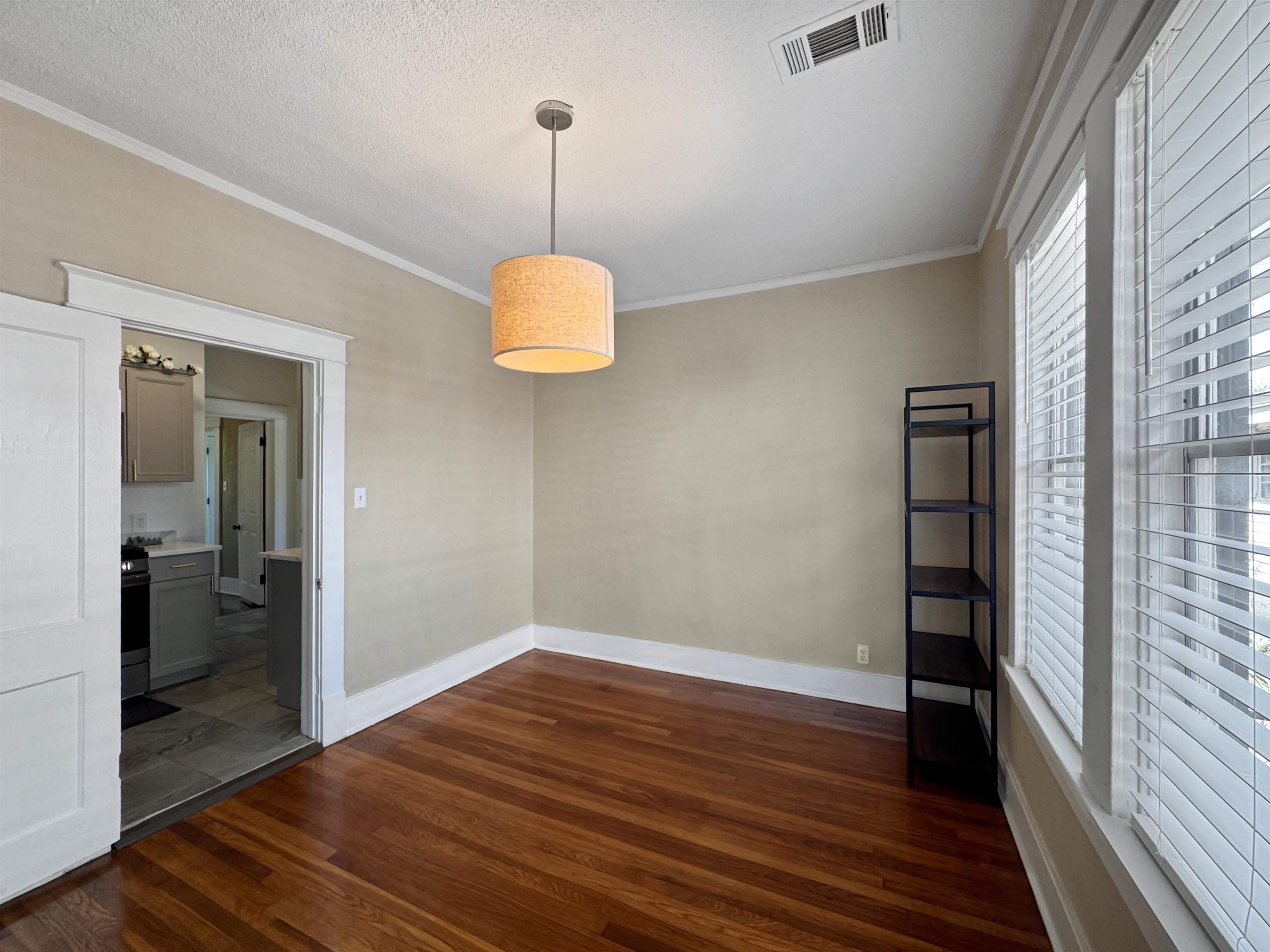 Memphis, Tennessee 38107, United States, 2 Bedrooms Bedrooms, ,1 BathroomBathrooms,Residential,Pending,109562