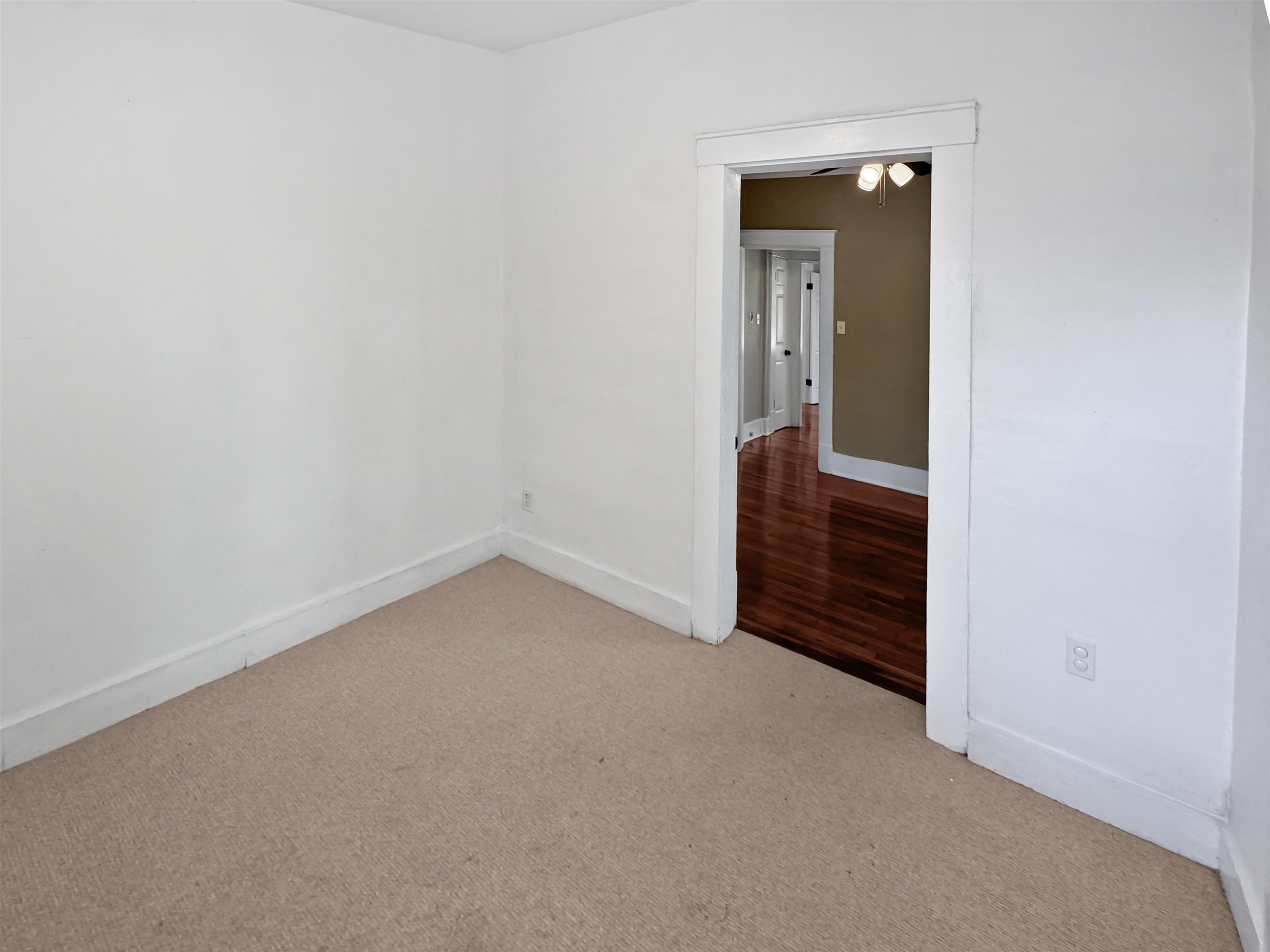 Memphis, Tennessee 38107, United States, 2 Bedrooms Bedrooms, ,1 BathroomBathrooms,Residential,Pending,109562