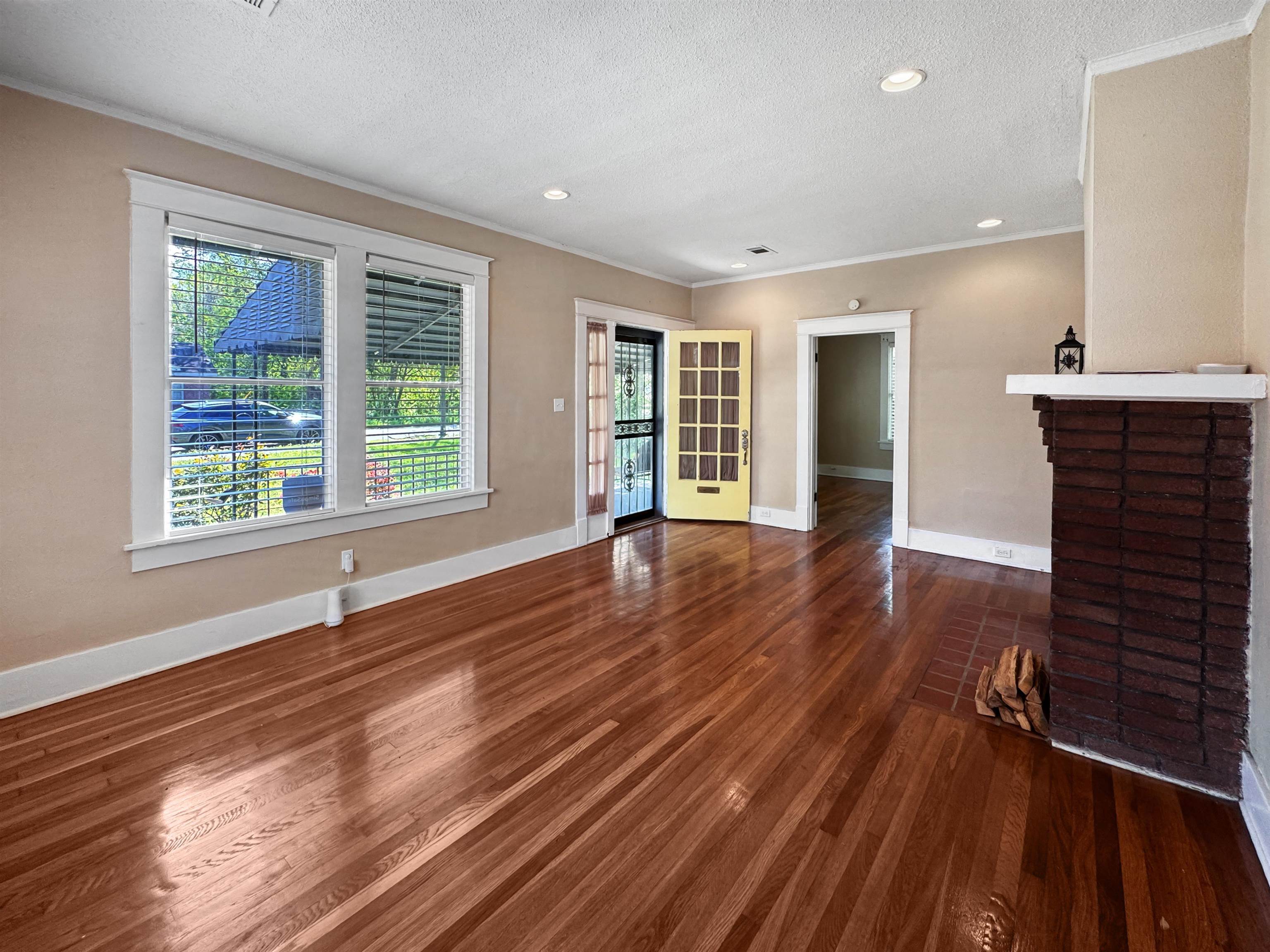 Memphis, Tennessee 38107, United States, 2 Bedrooms Bedrooms, ,1 BathroomBathrooms,Residential,Pending,109562