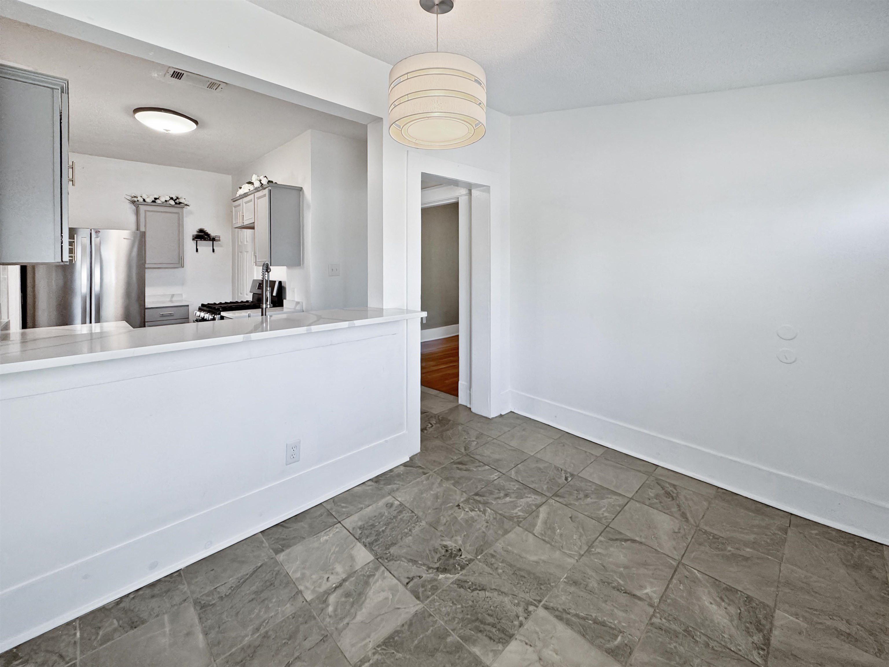 Memphis, Tennessee 38107, United States, 2 Bedrooms Bedrooms, ,1 BathroomBathrooms,Residential,Pending,109562