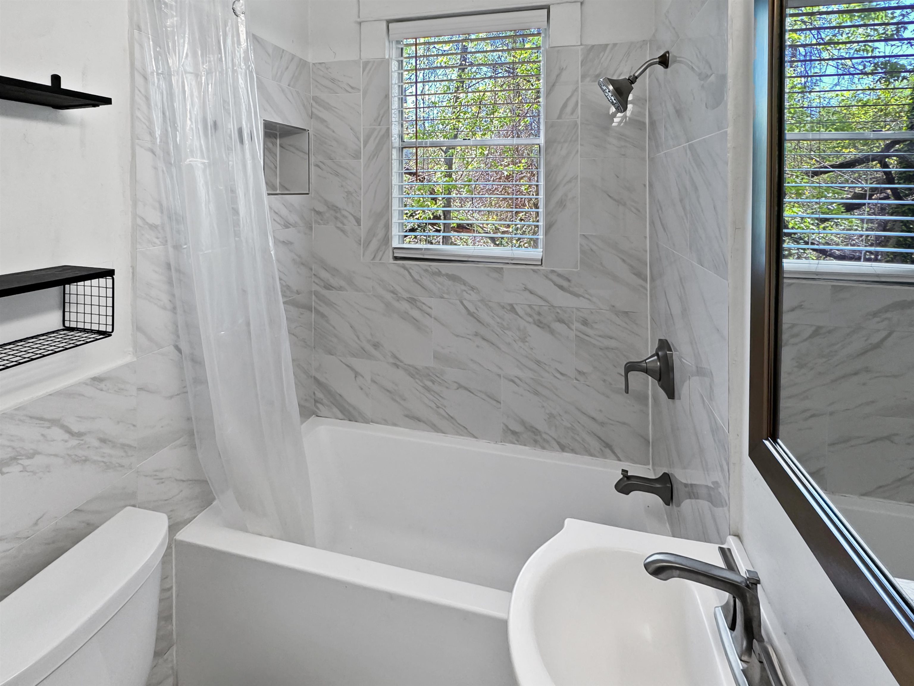 Memphis, Tennessee 38107, United States, 2 Bedrooms Bedrooms, ,1 BathroomBathrooms,Residential,Pending,109562