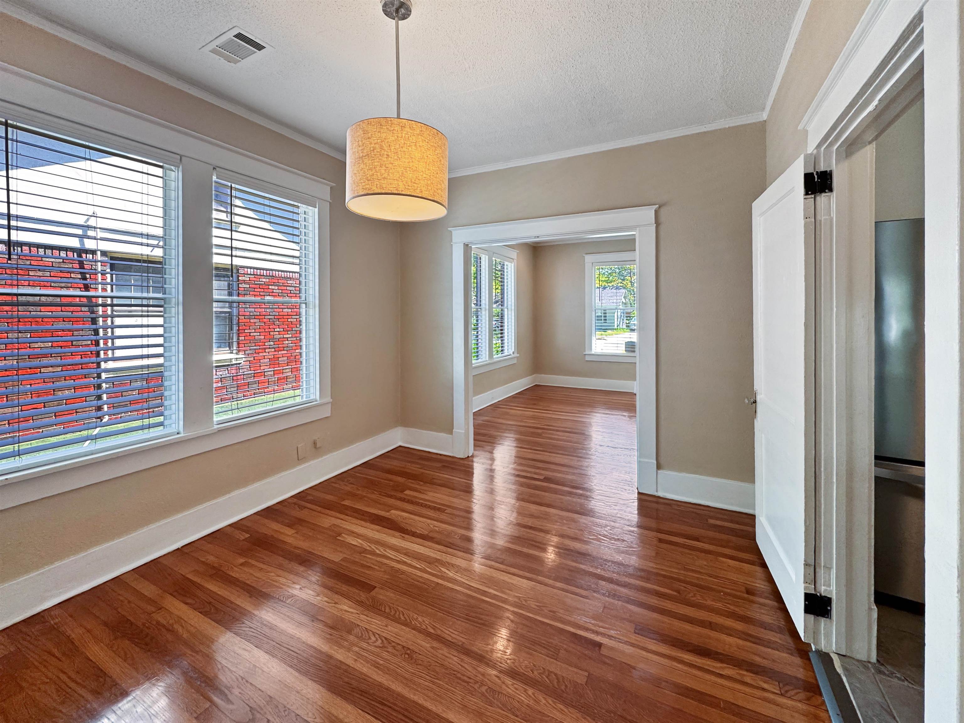 Memphis, Tennessee 38107, United States, 2 Bedrooms Bedrooms, ,1 BathroomBathrooms,Residential,Pending,109562