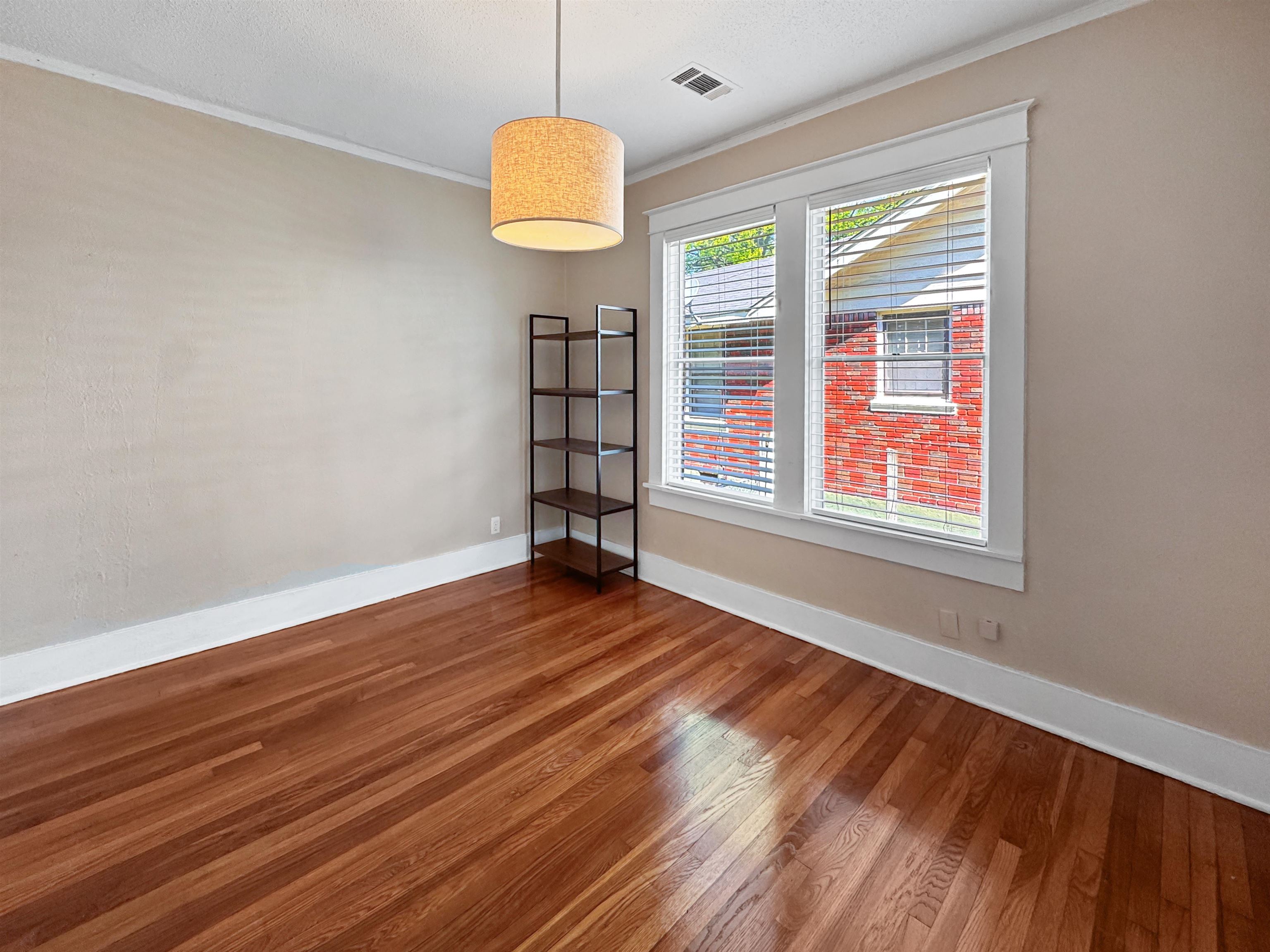 Memphis, Tennessee 38107, United States, 2 Bedrooms Bedrooms, ,1 BathroomBathrooms,Residential,Pending,109562