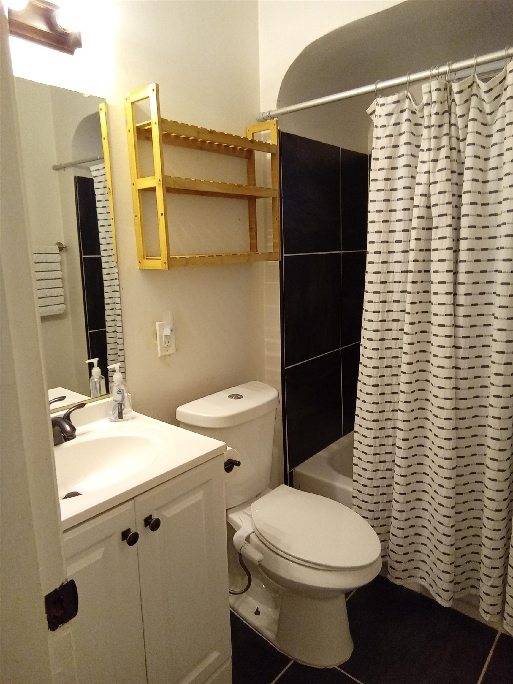 Memphis, Tennessee 38122, United States, 1 Bedroom Bedrooms, ,1 BathroomBathrooms,Residential,Active,21740