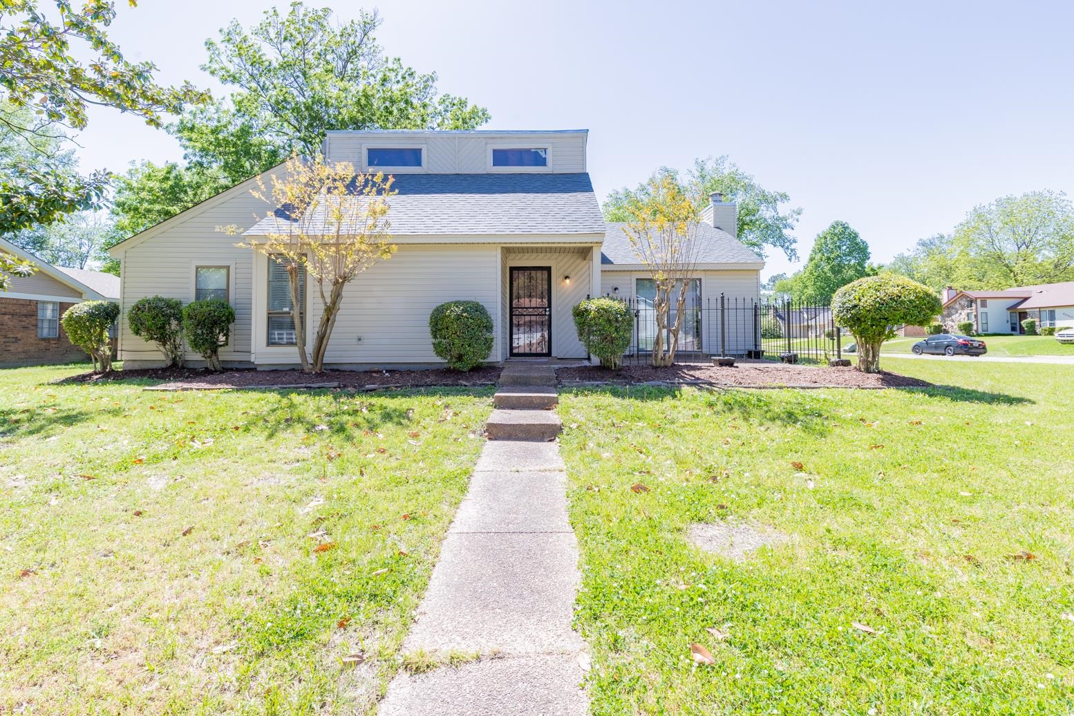 Photo 1 of 20 of 4555 KNOTTY OAKS DR house