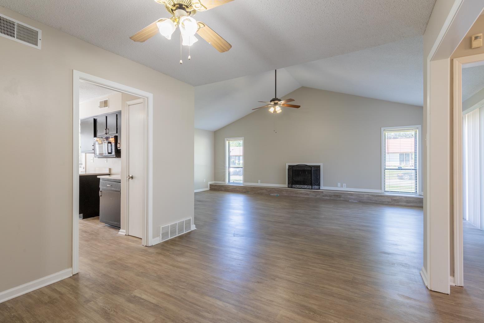 Photo 11 of 20 of 4555 KNOTTY OAKS DR house