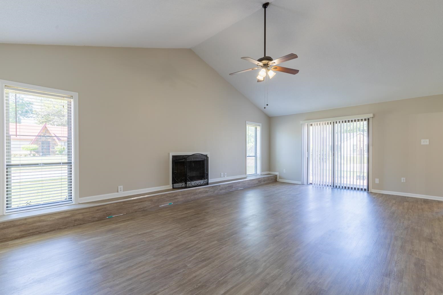 Photo 9 of 20 of 4555 KNOTTY OAKS DR house