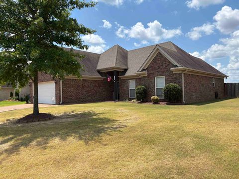 Photo of 4161 BRAMBLE CREST DR, Southaven, MS 38672 (MLS # 10203244)