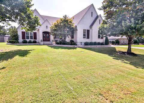Photo of 82 LAKEPOINTE CV, Atoka, TN 38004 (MLS # 10227353)