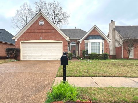 Photo of 9347 GARDEN WOODS DR, Cordova, TN 38016 (MLS # 10222282)