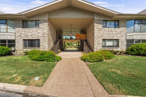 Photo of 4400 POPLAR AVE 28 #28, Memphis, TN 38117 (MLS # 10216550)