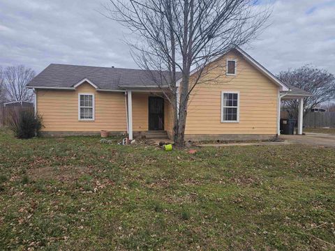 Photo of 605 JUNIOR DR, Covington, TN 38019 (MLS # 10214078)