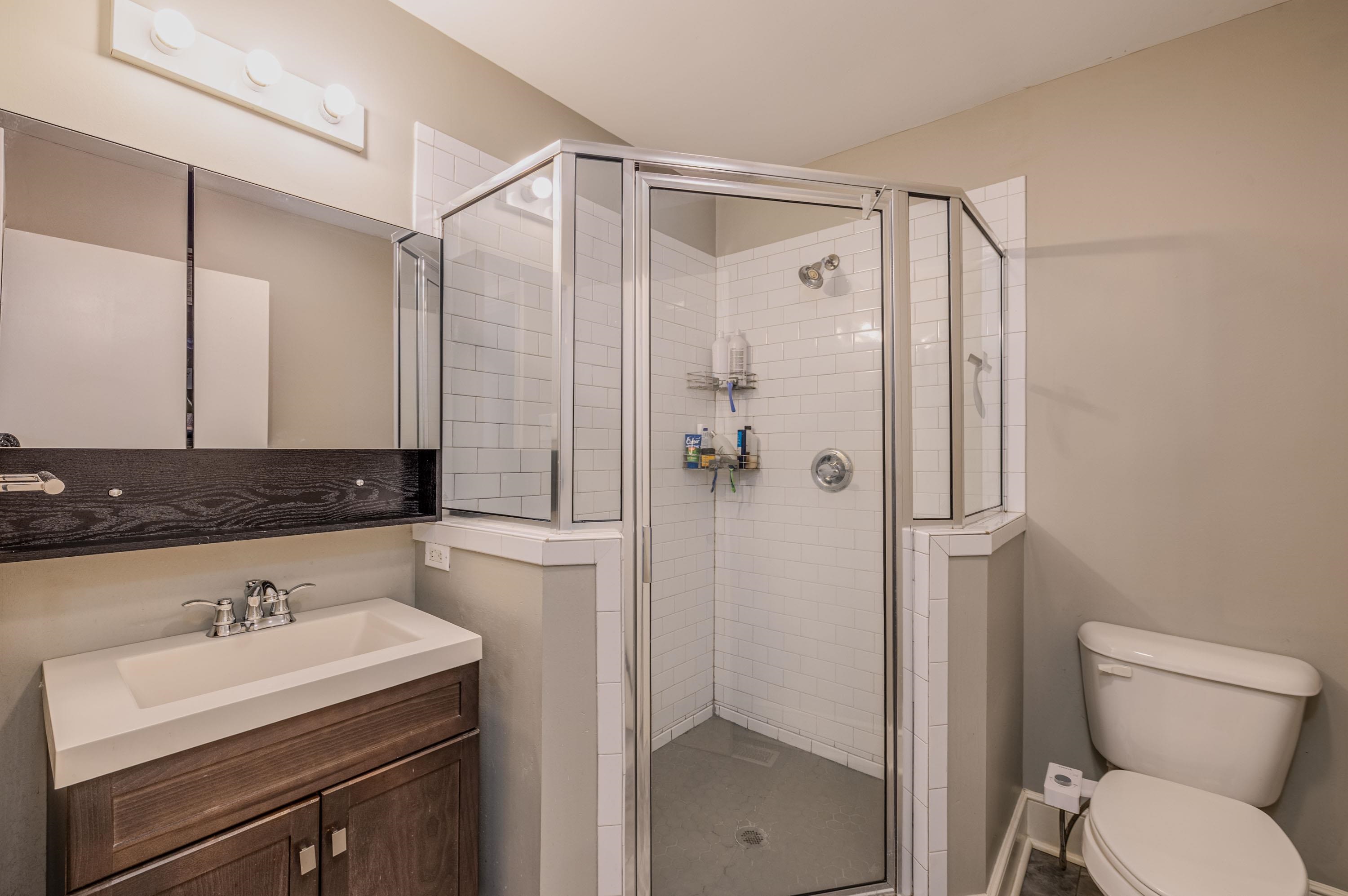 Memphis, Tennessee 38122, United States, 2 Bedrooms Bedrooms, ,2 BathroomsBathrooms,Residential,Active,237136