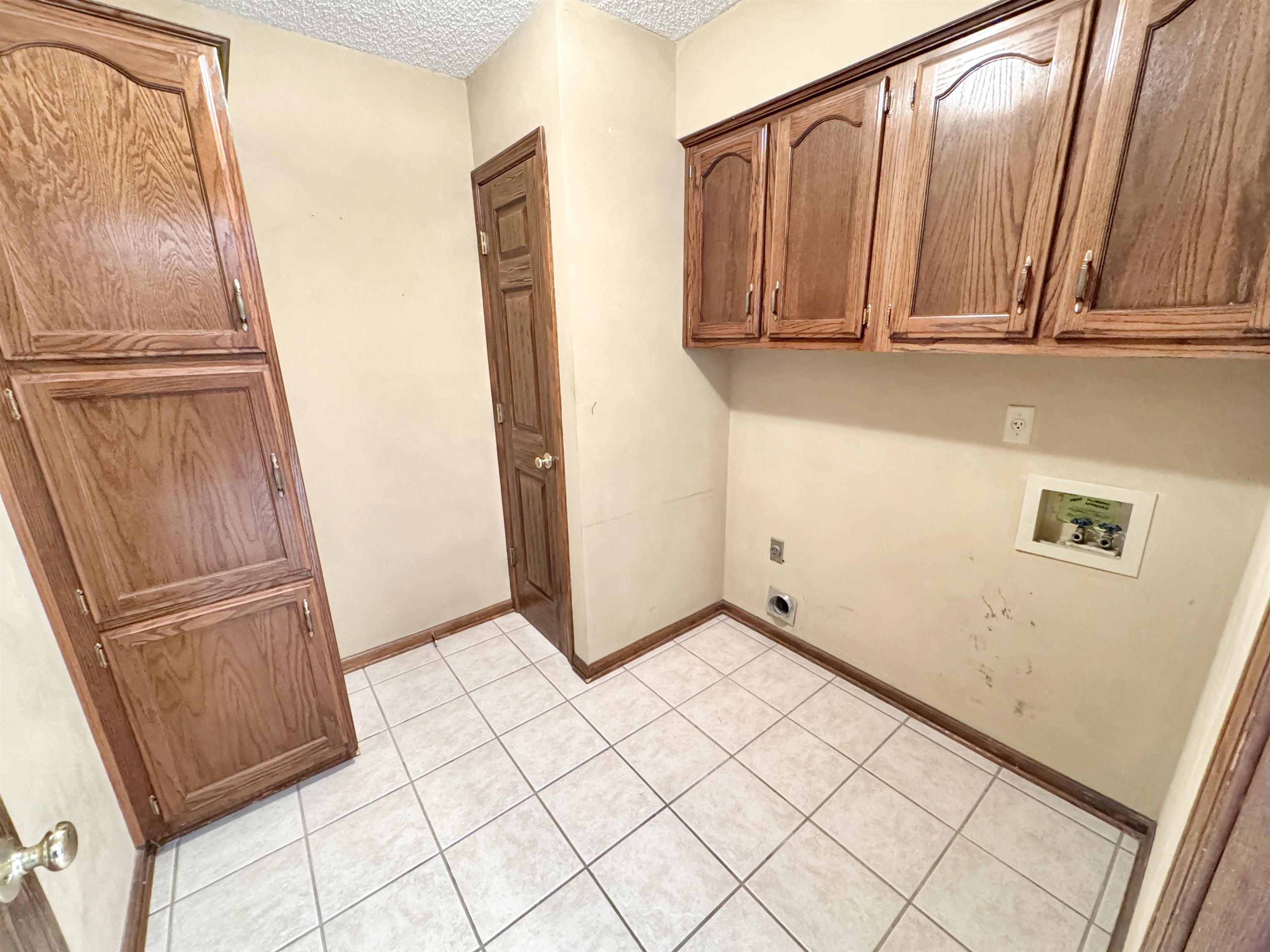 Memphis, Tennessee 38016, United States, 4 Bedrooms Bedrooms, ,3 BathroomsBathrooms,Residential,Active,199729