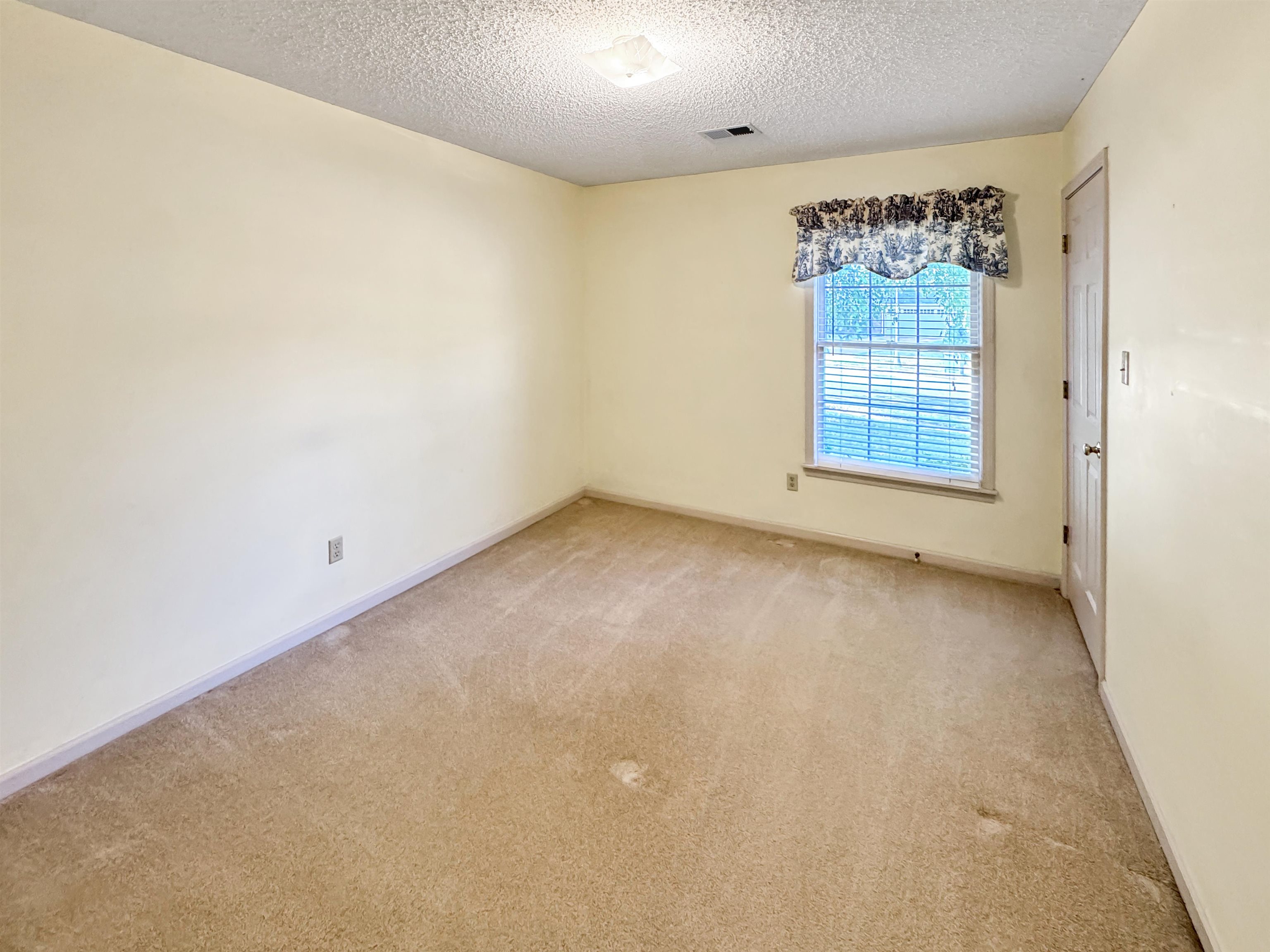 Memphis, Tennessee 38016, United States, 4 Bedrooms Bedrooms, ,3 BathroomsBathrooms,Residential,Active,199729