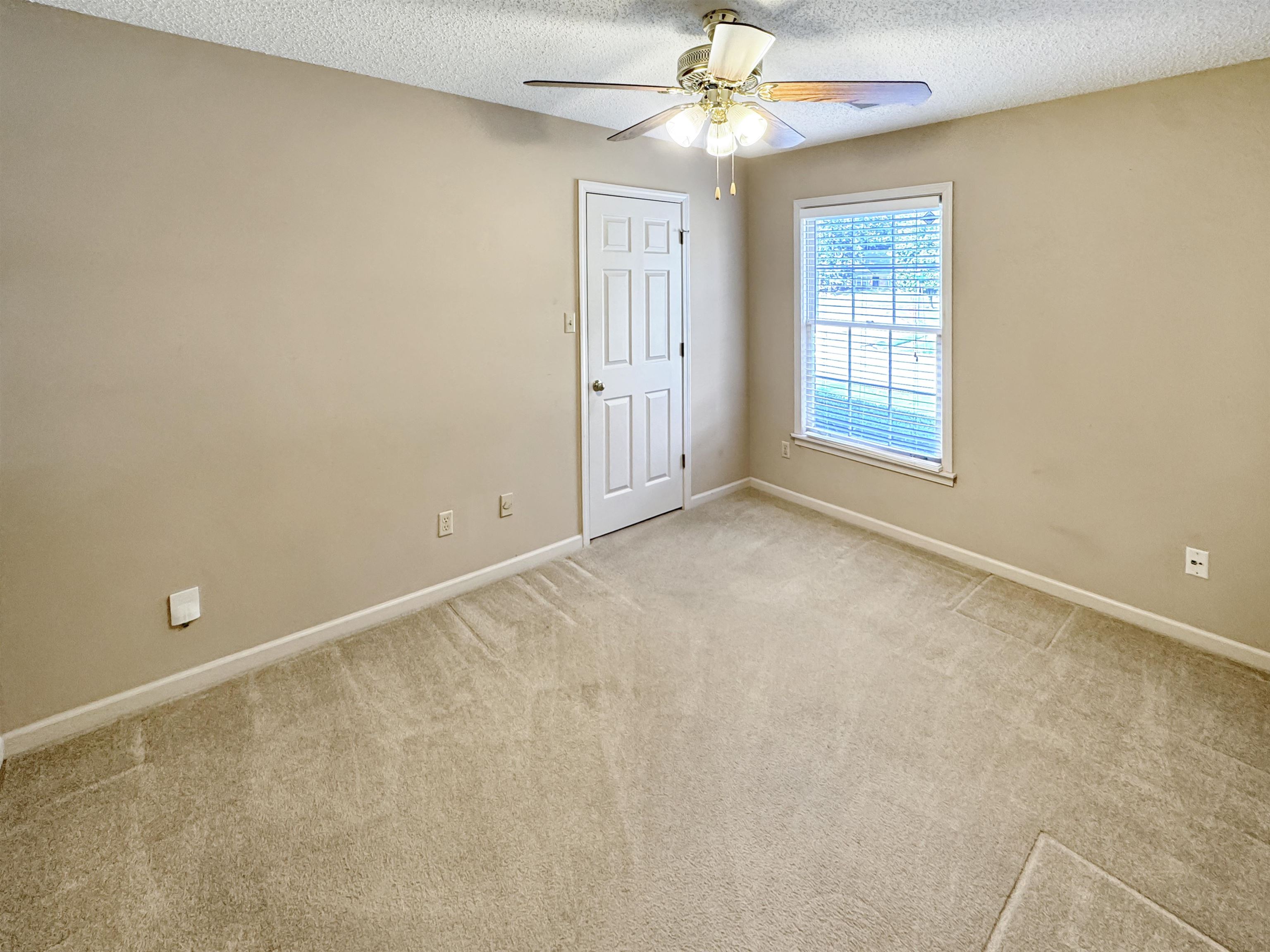 Memphis, Tennessee 38016, United States, 4 Bedrooms Bedrooms, ,3 BathroomsBathrooms,Residential,Active,199729