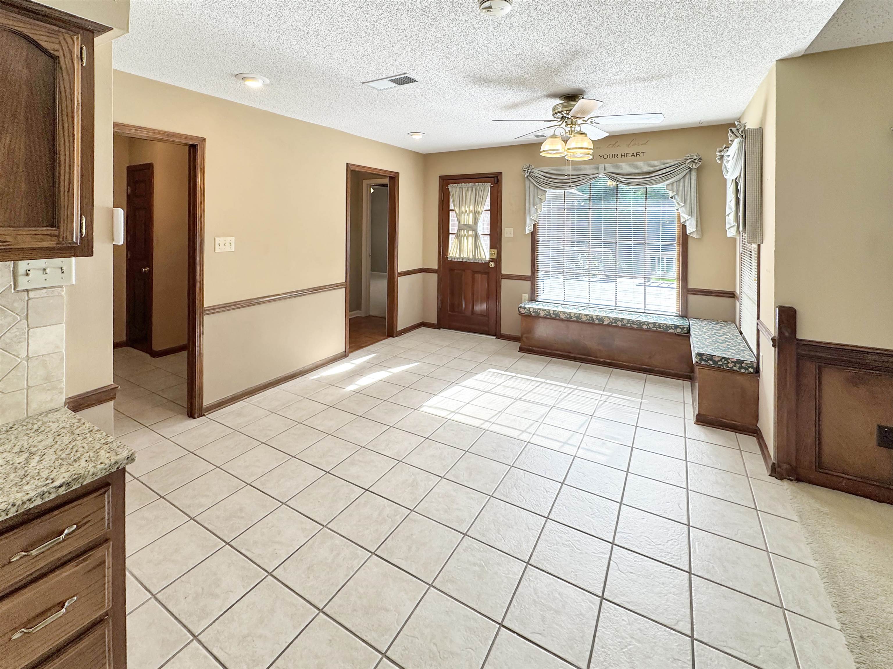 Memphis, Tennessee 38016, United States, 4 Bedrooms Bedrooms, ,3 BathroomsBathrooms,Residential,Active,199729