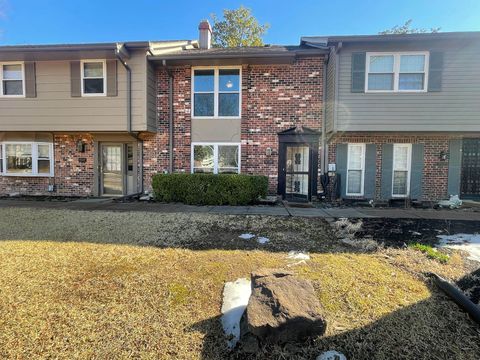 Photo of 1721 HOBBITS GLEN DR, Germantown, TN 38138 (MLS # 10214154)