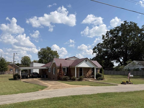 Photo of 30 MAIN ST, Milledgeville, TN 38359 (MLS # 10230841)