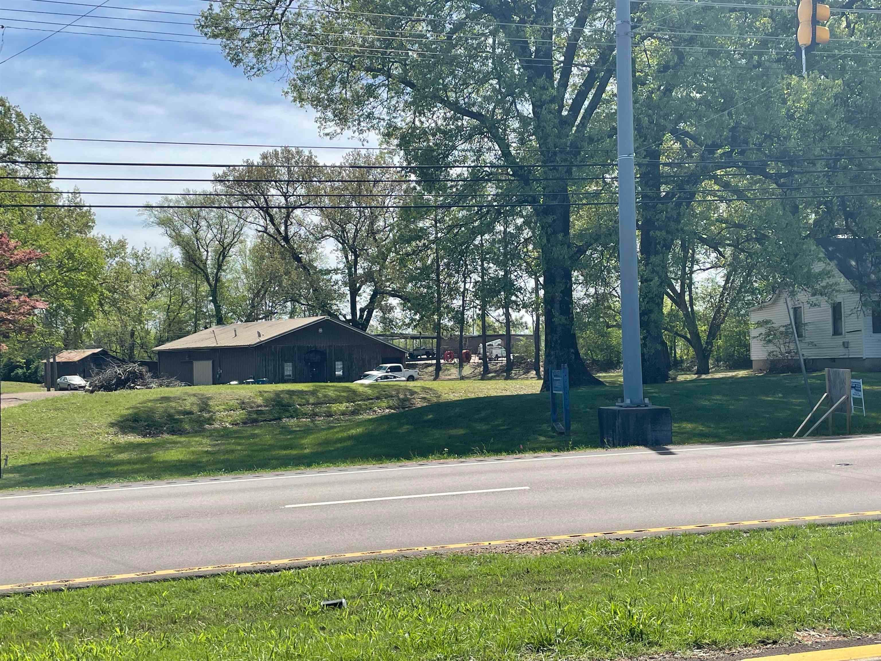 1602 HWY 51 HWY S