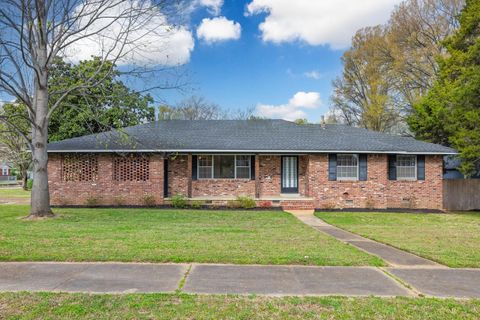 Photo of 7223 RENDA ST, Millington, TN 38053 (MLS # 10218453)