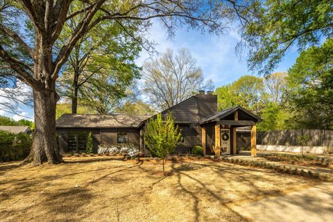 Photo of 306 W POPLAR AVE, Collierville, TN 38017 (MLS # 10218445)