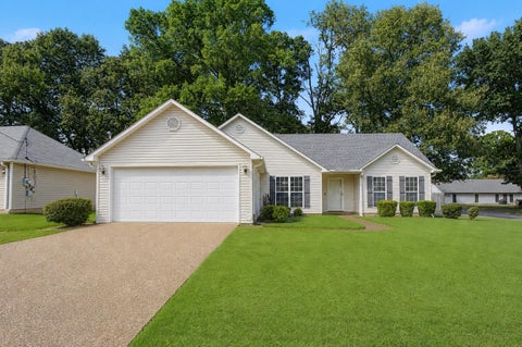 Photo of 9 BROADLEAF CV, Jackson, TN 38305 (MLS # 10229296)