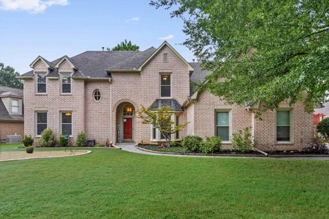 Photo of 8392 KINGS TRAIL CV, Memphis, TN 38016 (MLS # 10226356)