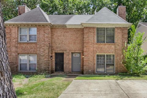 Photo of 6289 KIRBY DOWNS DR, Memphis, TN 38115 (MLS # 10214877)