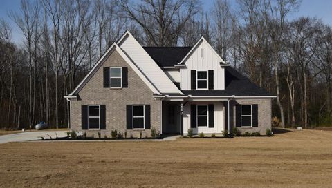Photo of 227 CENTERLINE ROPER LOOP, Byhalia, MS 38611 (MLS # 10213589)