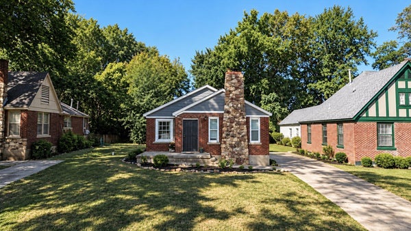 975 STONEWALL ST, MEMPHIS, TN 38107 - Image 0d9ccbf2b74aaf49871afd3defeab14f/1319667743