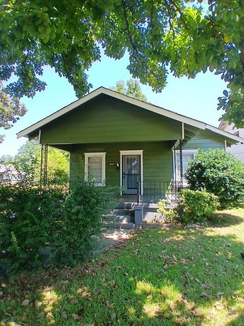 Photo of 1436 MAPLEWOOD ST, Memphis, TN 38108 (MLS # 10226740)